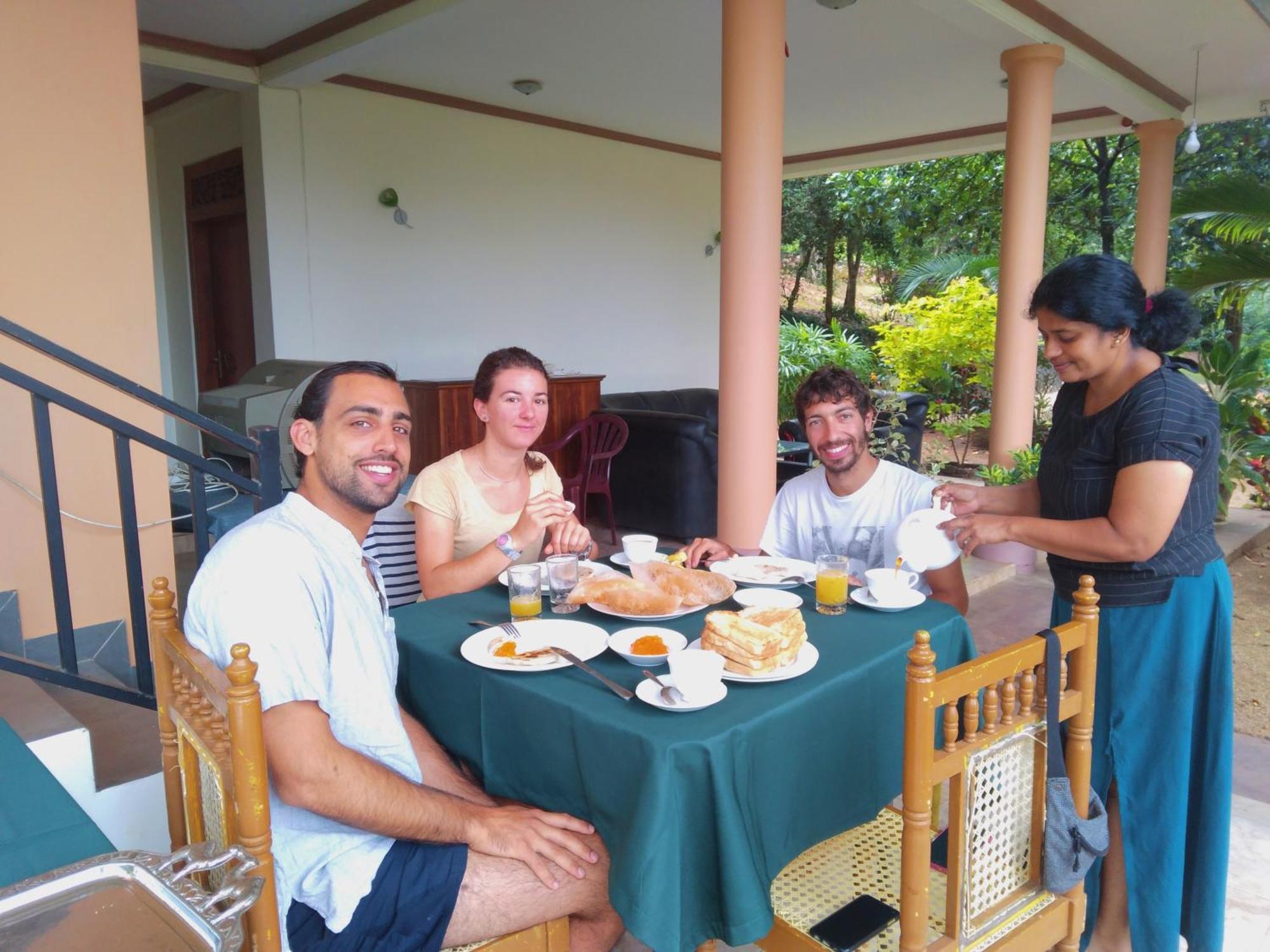 Mount View Hotell Polonnaruwa Exteriör bild