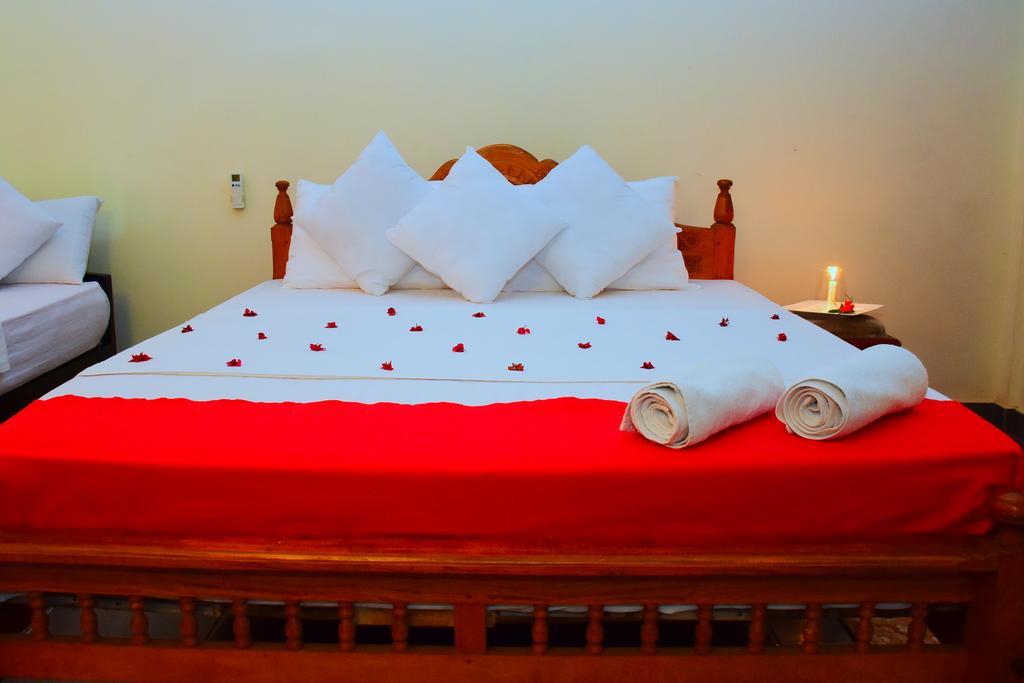 Mount View Hotell Polonnaruwa Exteriör bild